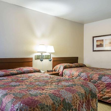 Rodeway Inn Magic Mountain Area Castaic Bagian luar foto