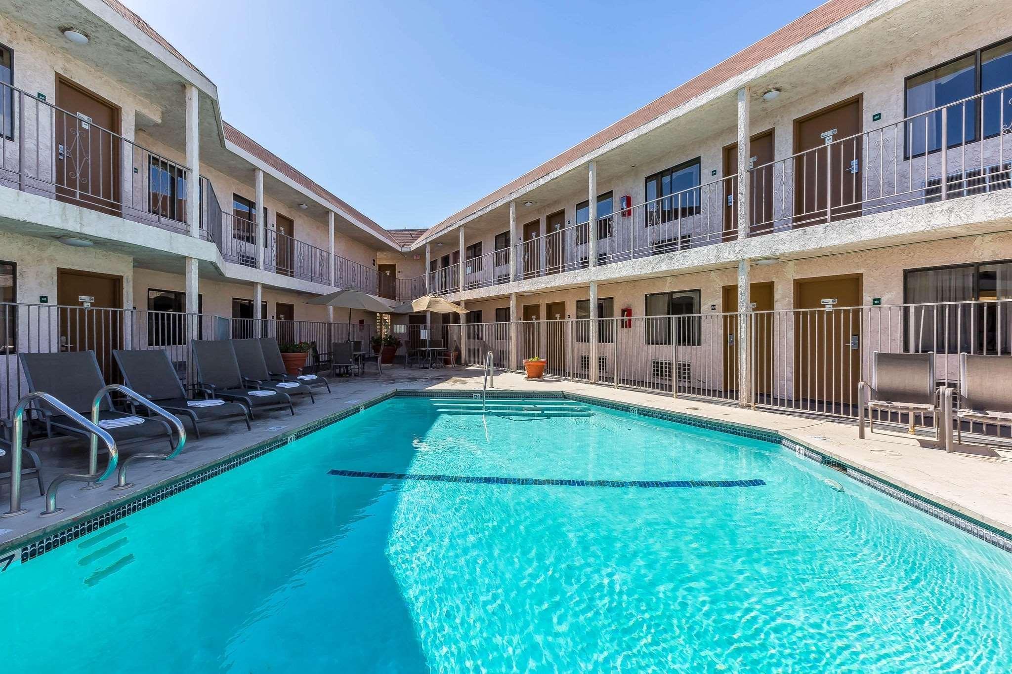 Rodeway Inn Magic Mountain Area Castaic Bagian luar foto