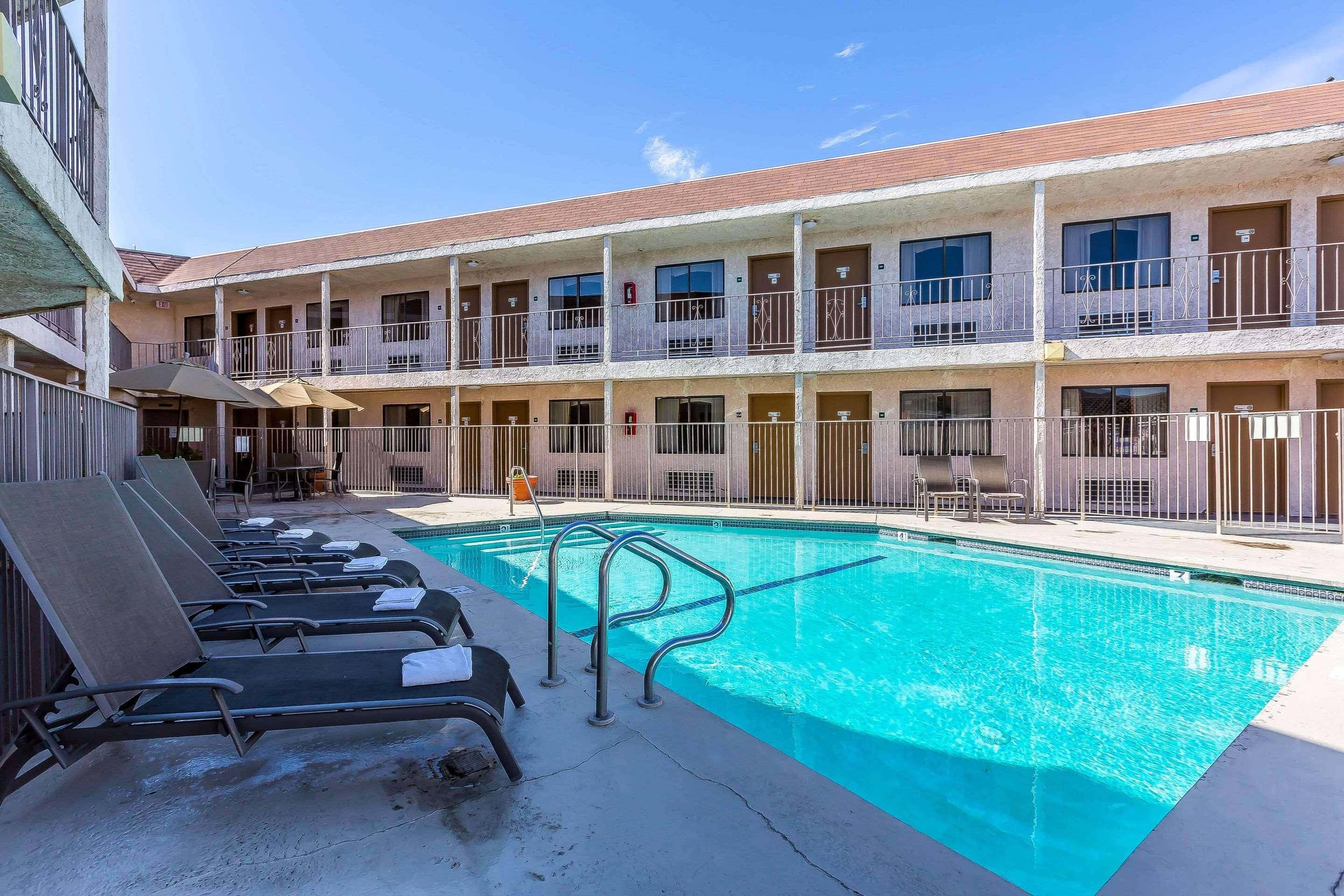 Rodeway Inn Magic Mountain Area Castaic Bagian luar foto