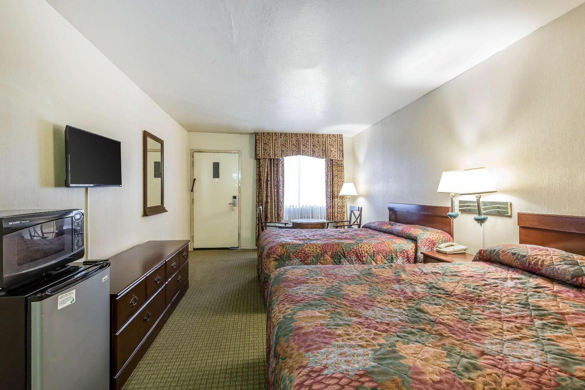 Rodeway Inn Magic Mountain Area Castaic Bagian luar foto